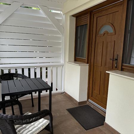 Szem-S Vendeghaz Hotel Balatonszárszó Eksteriør billede