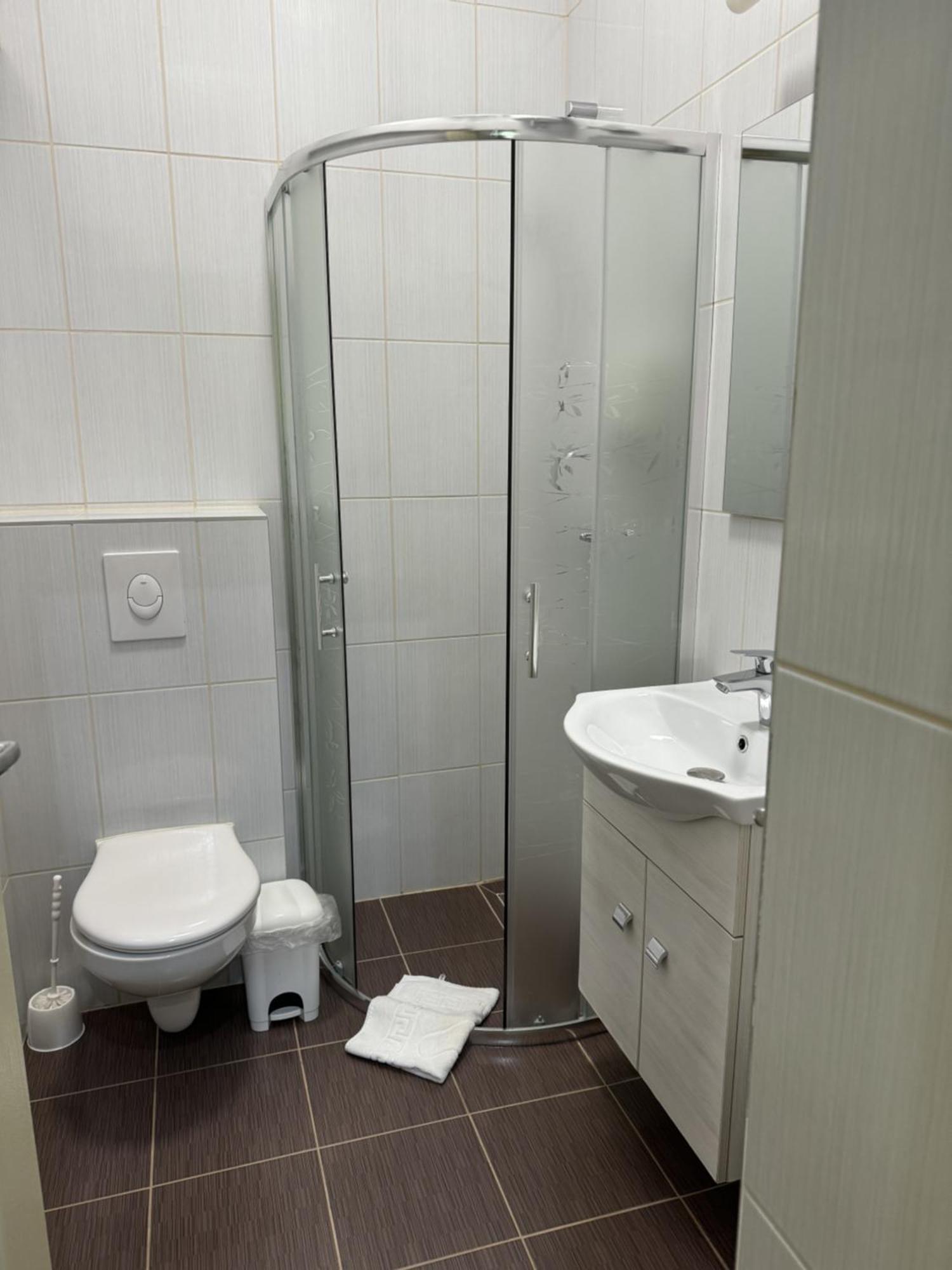 Szem-S Vendeghaz Hotel Balatonszárszó Eksteriør billede