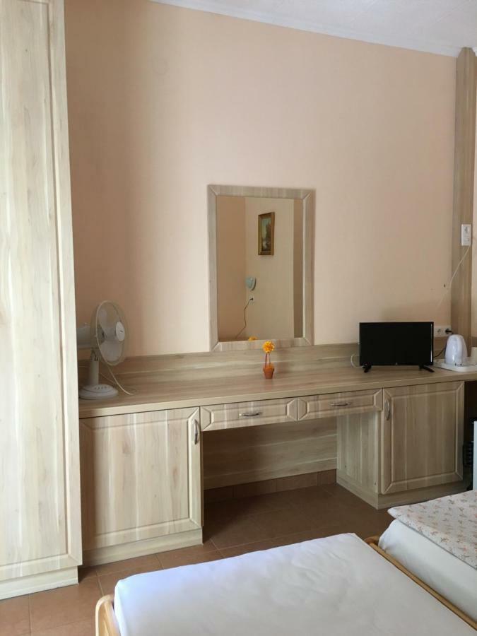 Szem-S Vendeghaz Hotel Balatonszárszó Eksteriør billede